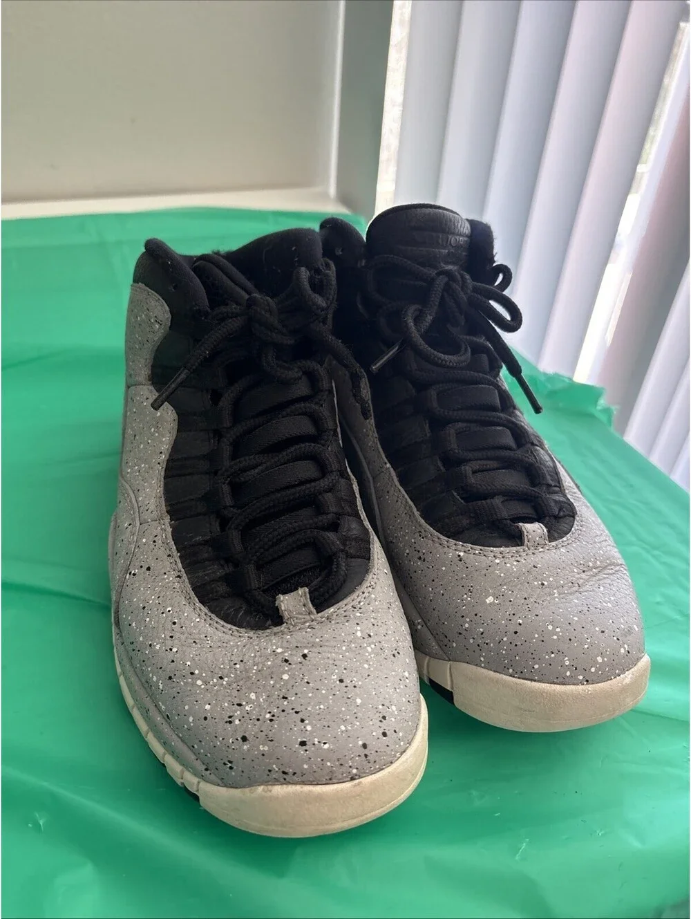 Air Jordan 10 Retro Cement Gray 2018 310805-062 Men's Size 8 Pre-Owned